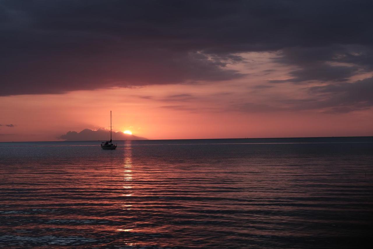 Puri Sari Beach Hotel Labuan Bajo Eksteriør billede