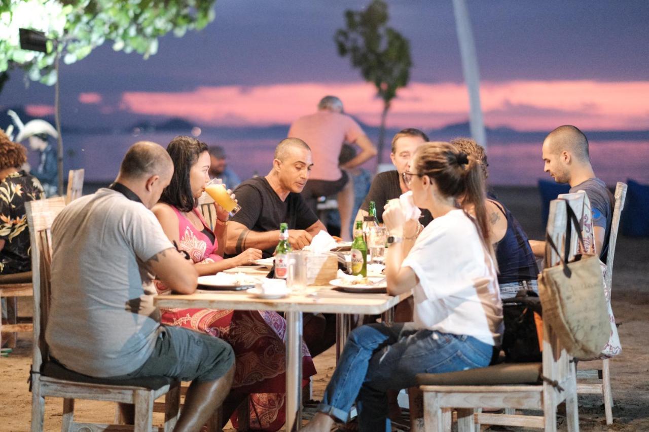 Puri Sari Beach Hotel Labuan Bajo Eksteriør billede