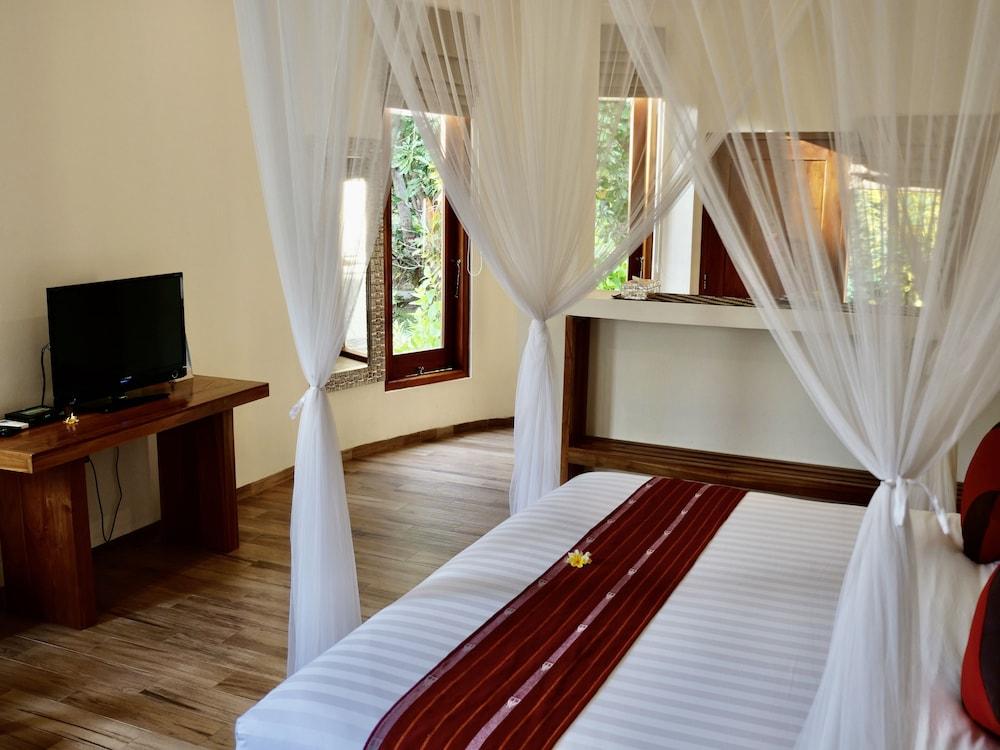 Puri Sari Beach Hotel Labuan Bajo Eksteriør billede