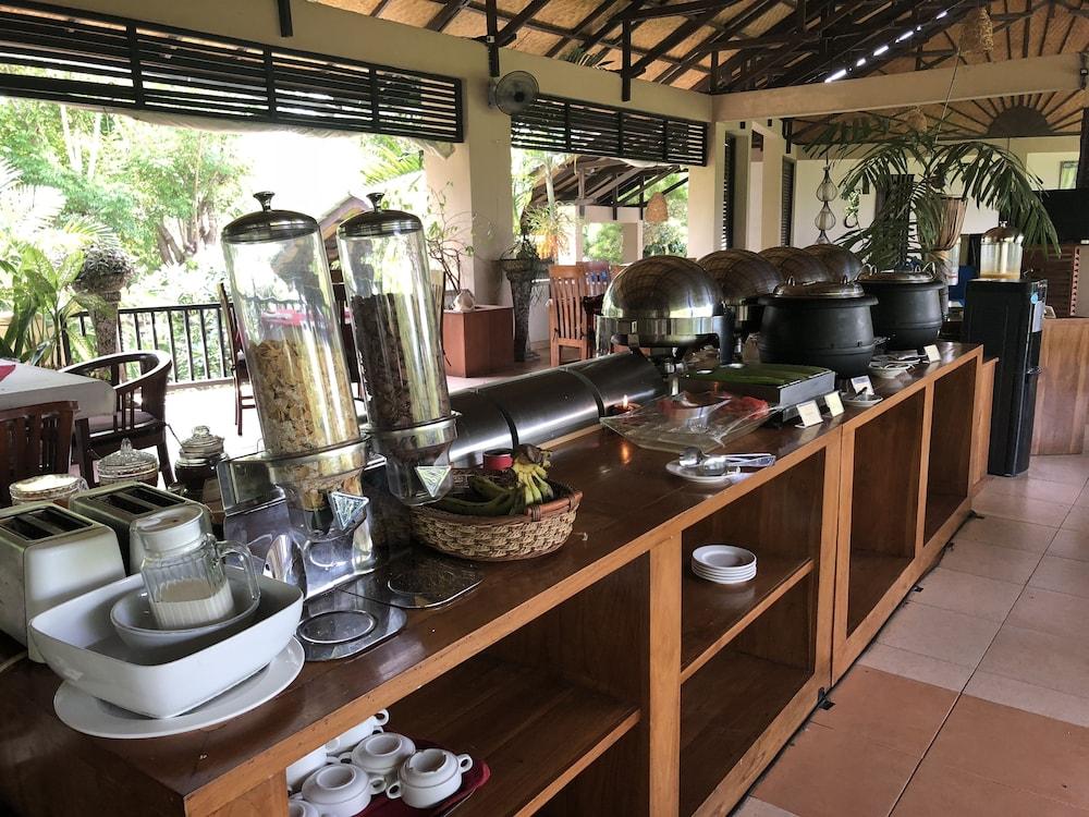 Puri Sari Beach Hotel Labuan Bajo Eksteriør billede
