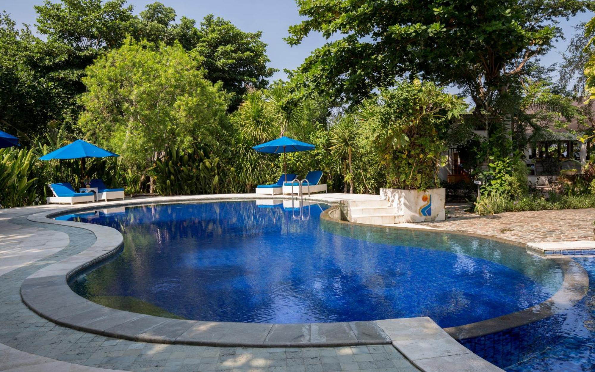 Puri Sari Beach Hotel Labuan Bajo Eksteriør billede