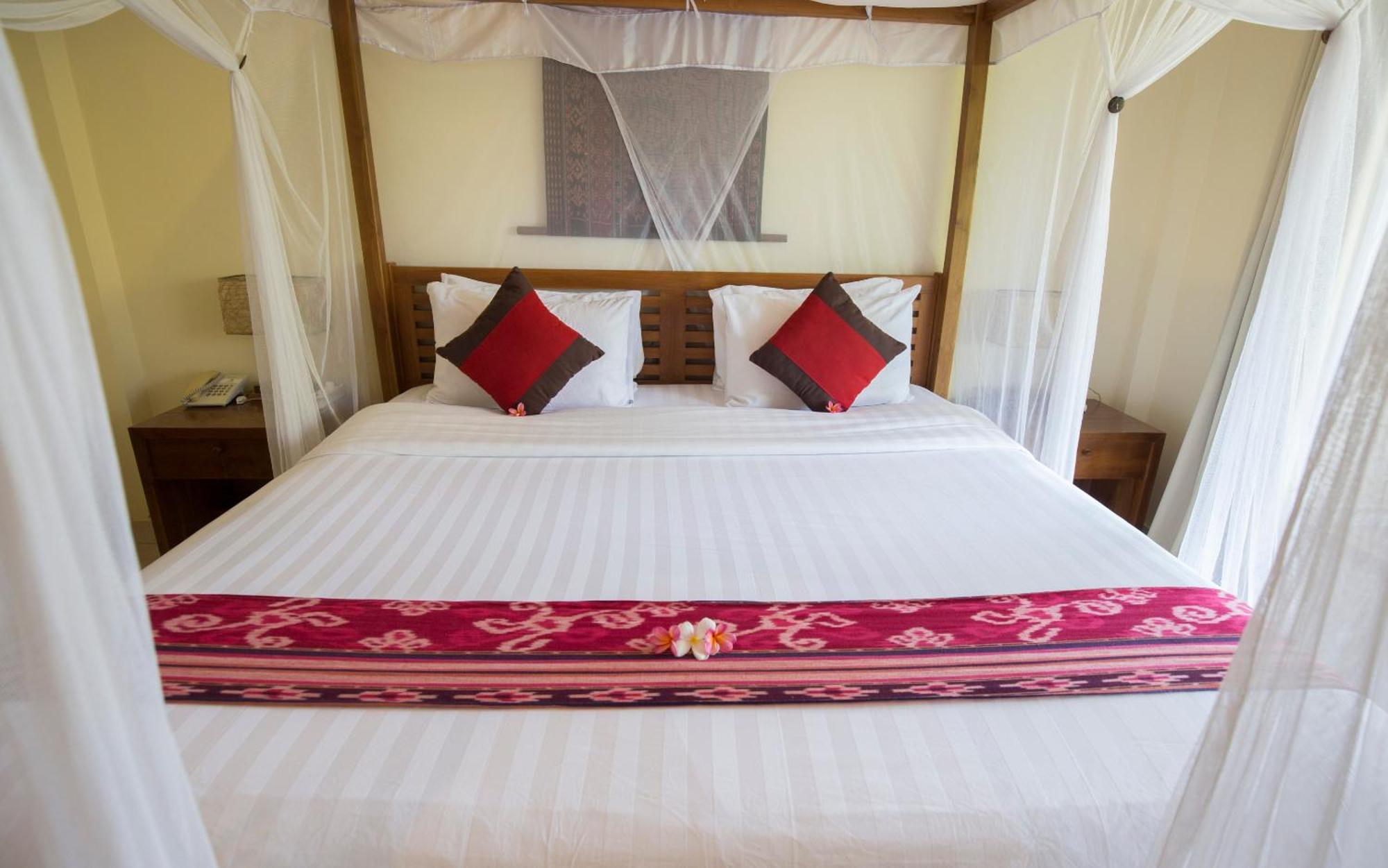 Puri Sari Beach Hotel Labuan Bajo Værelse billede