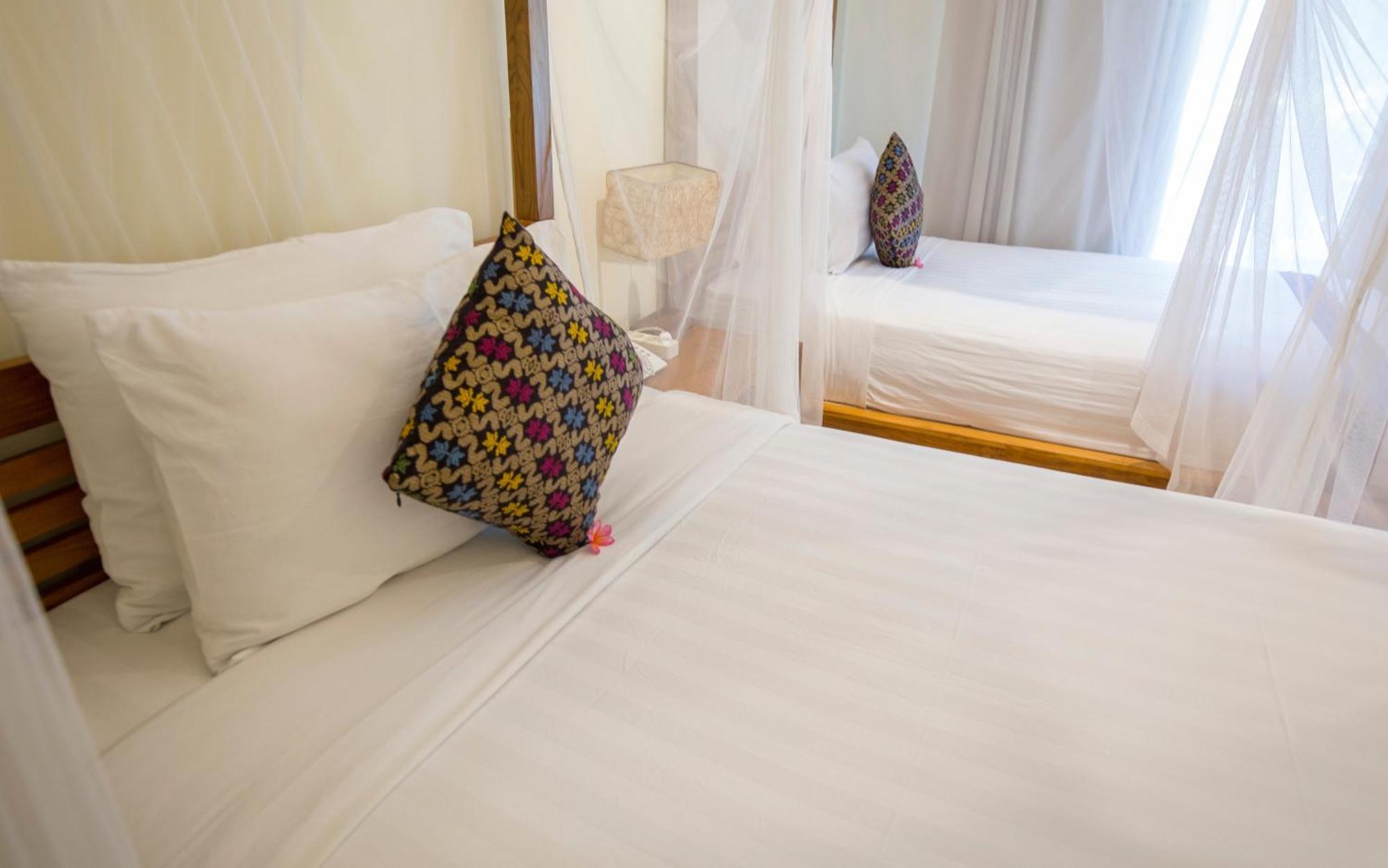 Puri Sari Beach Hotel Labuan Bajo Værelse billede
