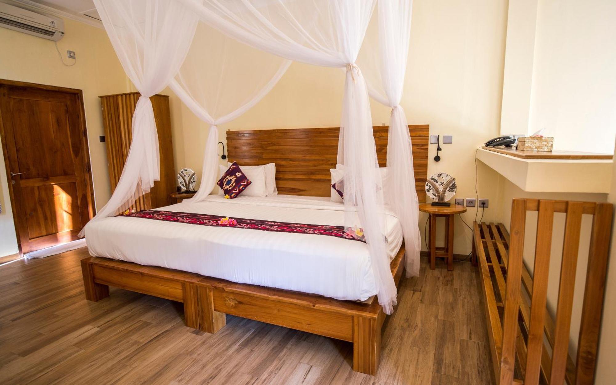 Puri Sari Beach Hotel Labuan Bajo Værelse billede