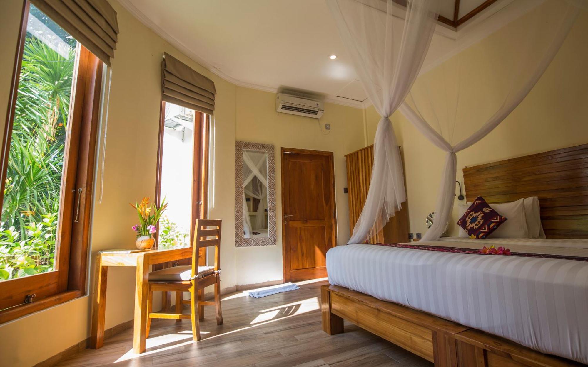 Puri Sari Beach Hotel Labuan Bajo Eksteriør billede
