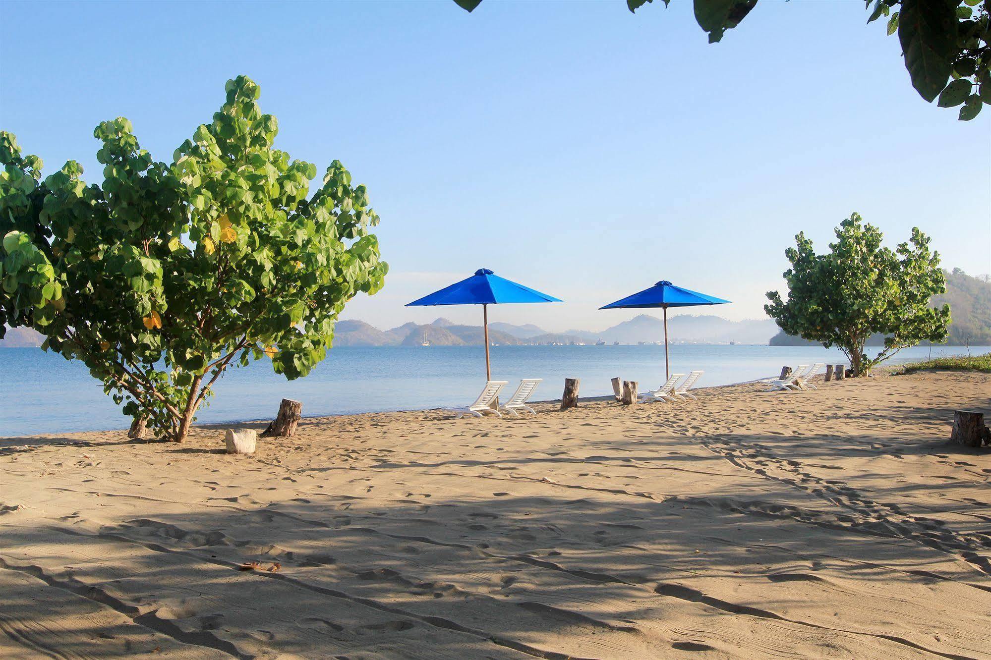 Puri Sari Beach Hotel Labuan Bajo Eksteriør billede