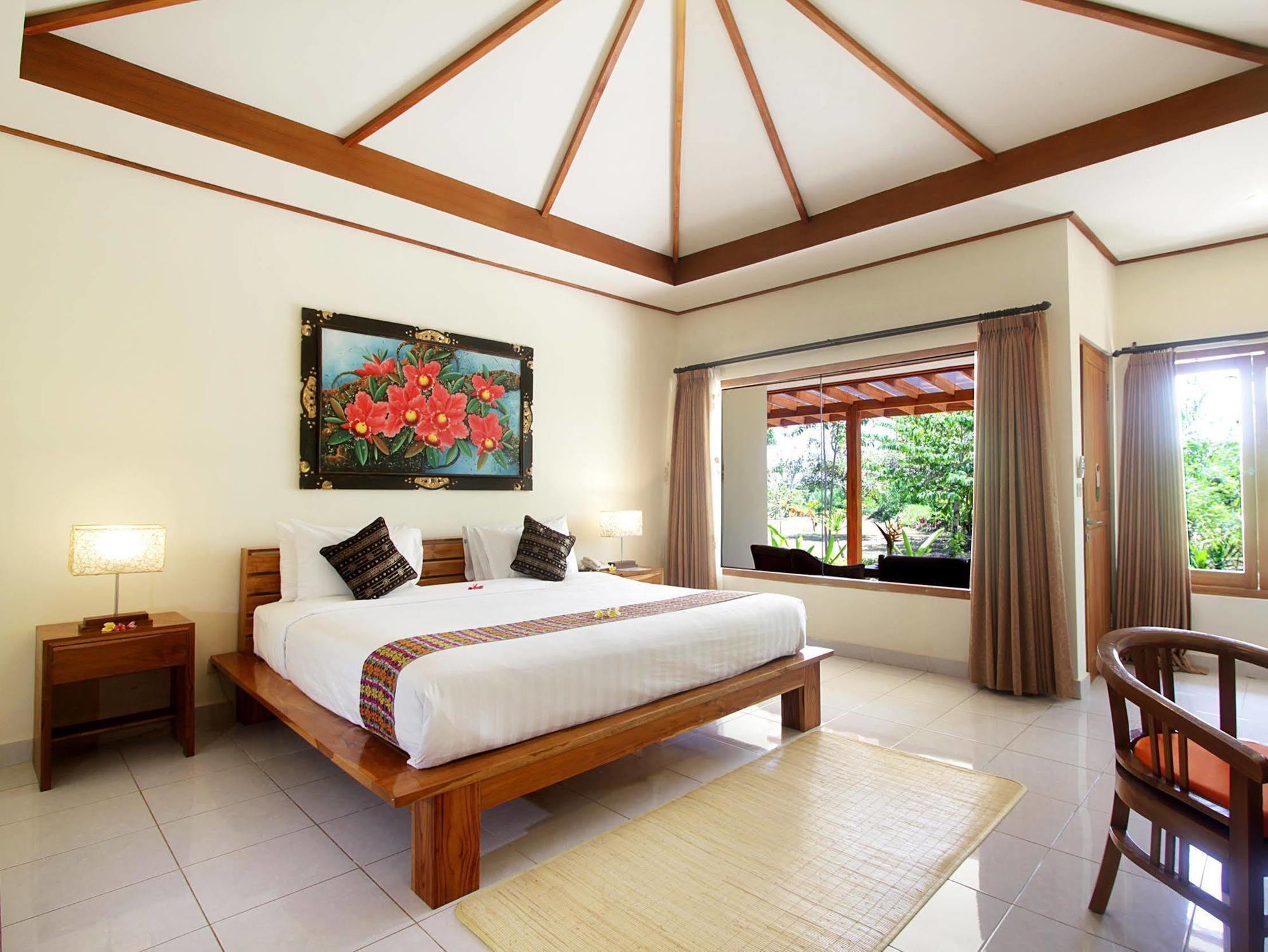 Puri Sari Beach Hotel Labuan Bajo Eksteriør billede