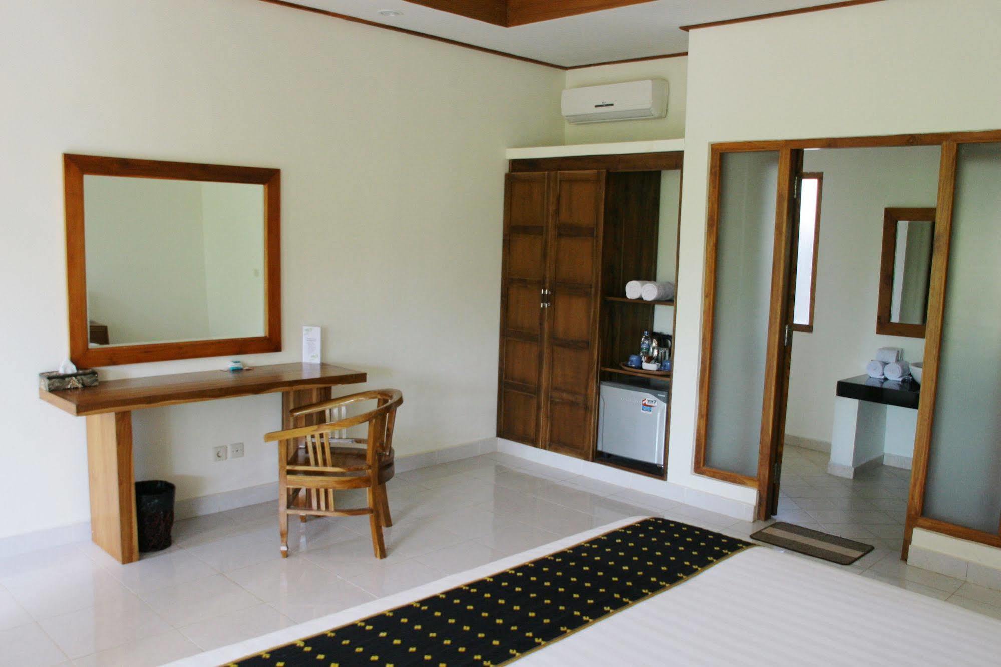 Puri Sari Beach Hotel Labuan Bajo Eksteriør billede