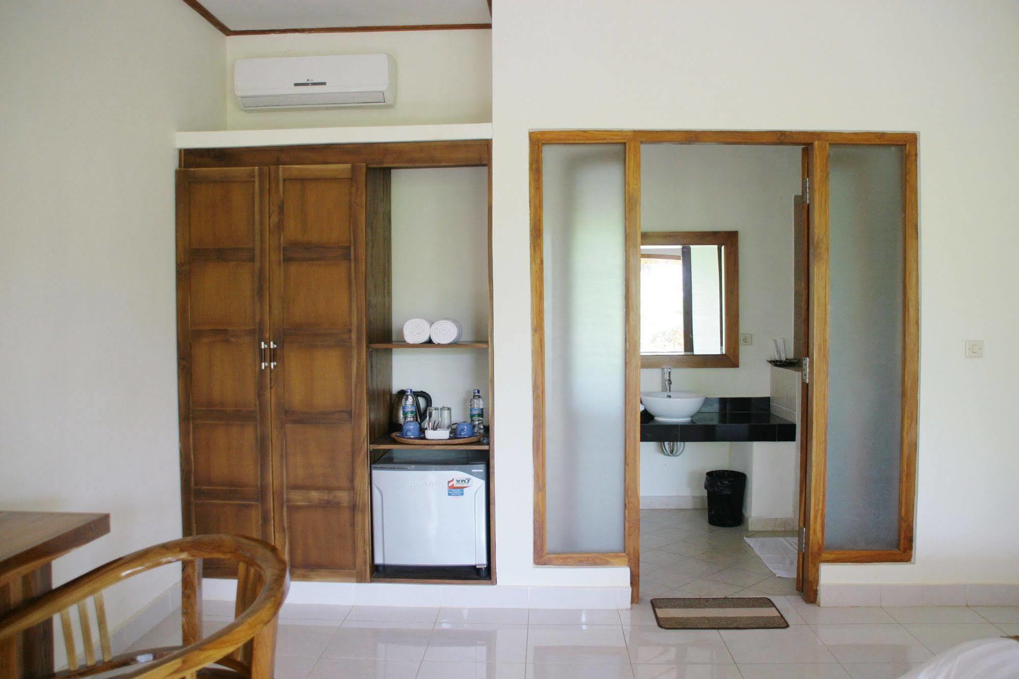 Puri Sari Beach Hotel Labuan Bajo Eksteriør billede