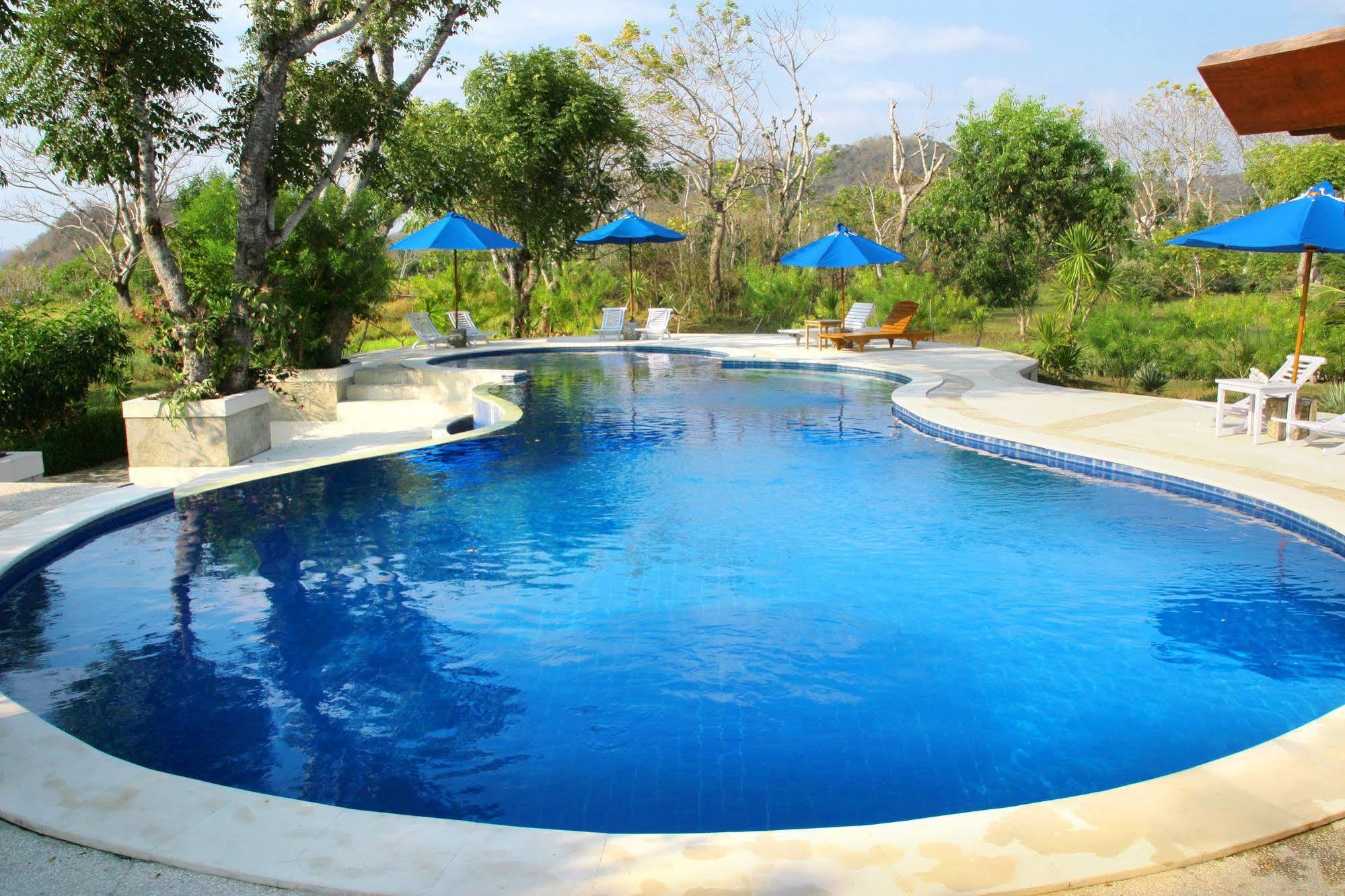 Puri Sari Beach Hotel Labuan Bajo Eksteriør billede