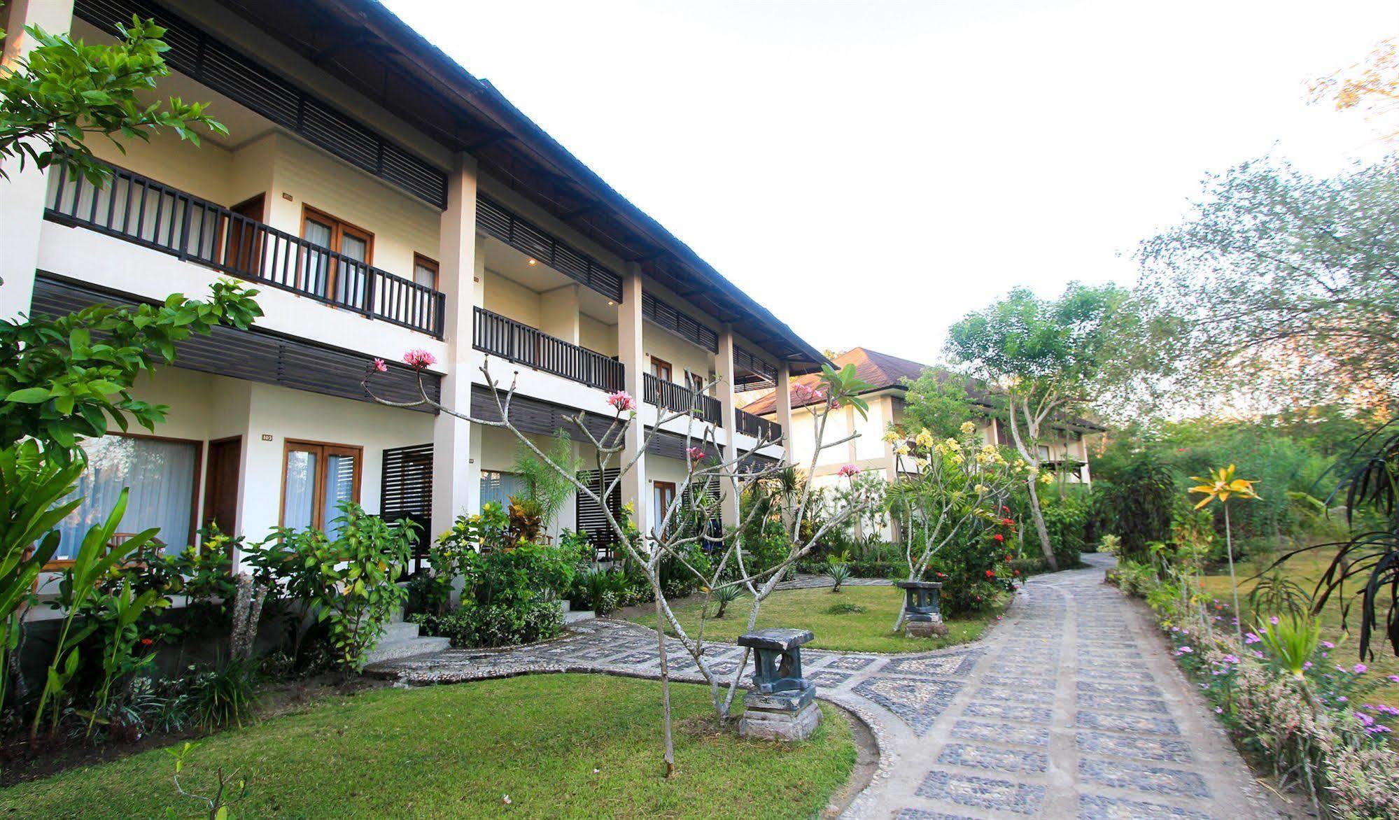 Puri Sari Beach Hotel Labuan Bajo Eksteriør billede